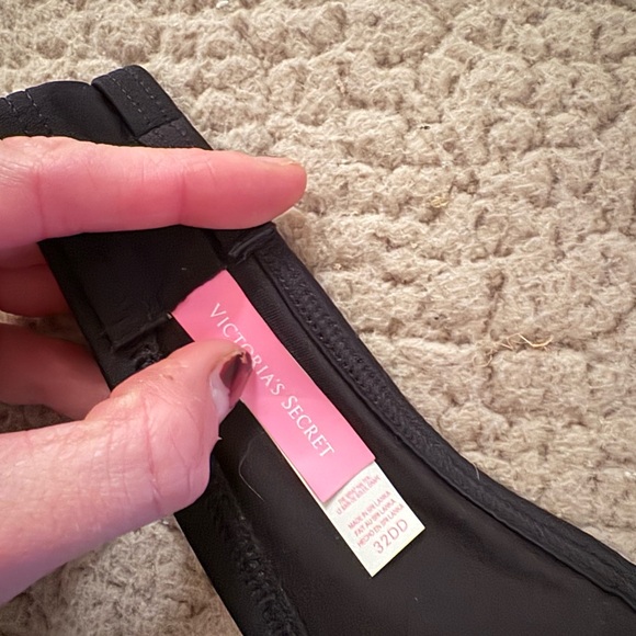 Victoria’s Secret Wrap Black Bikini Top - Picture 5 of 5